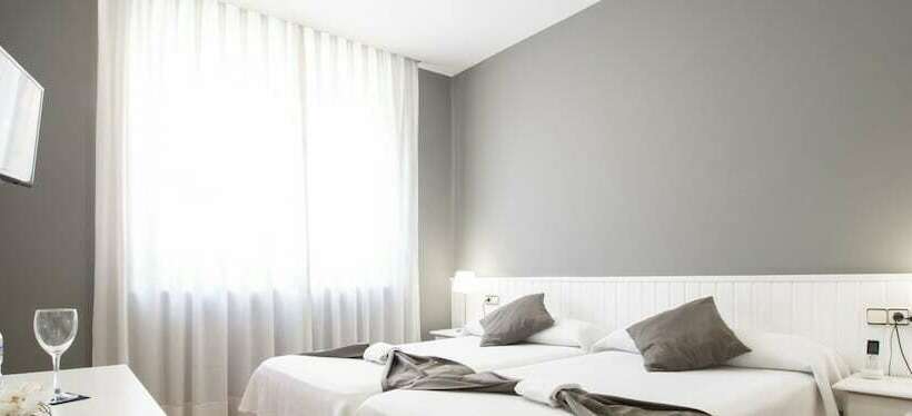 스탠다드 룸, Isabel De Segura