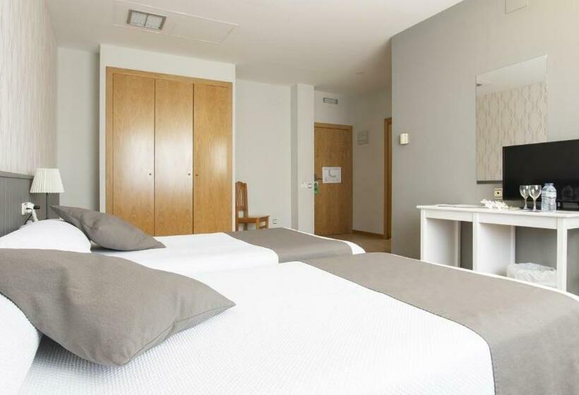 수피리어 룸, Isabel De Segura