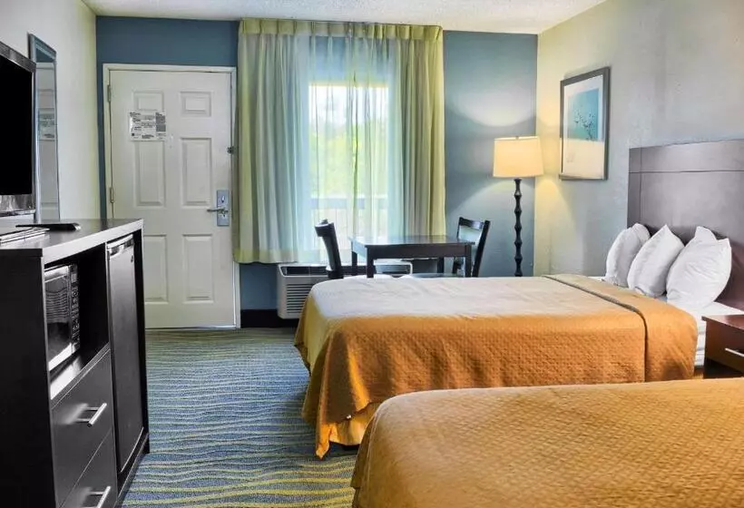 ２ダブルベッドのスタンダードルーム, Quality Inn Thornburg