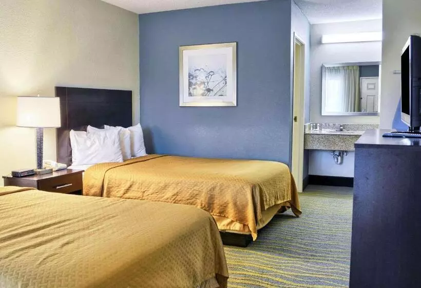 ２ダブルベッドのスタンダードルーム, Quality Inn Thornburg