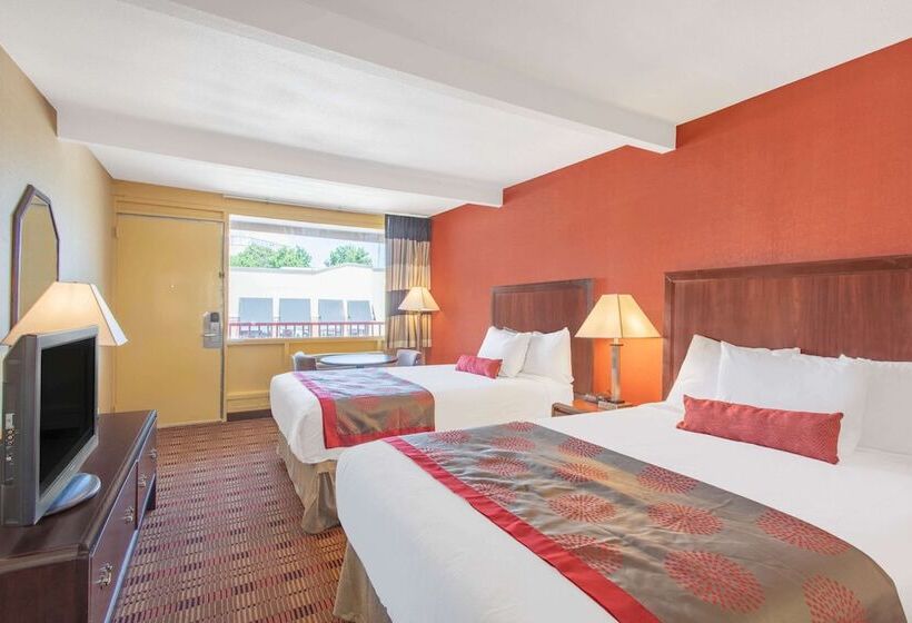 חדר סטנדרט שתי מיטות זוגיות, Ramada Limited Cockeysville