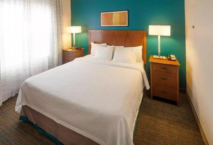 Deluxe Suite King Bed, Residence Inn By Marriott Wichita East At Plazzio