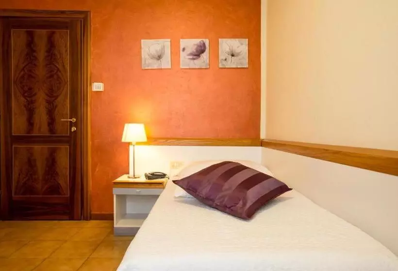 اتاق استاندارد یک نفره, Roma
