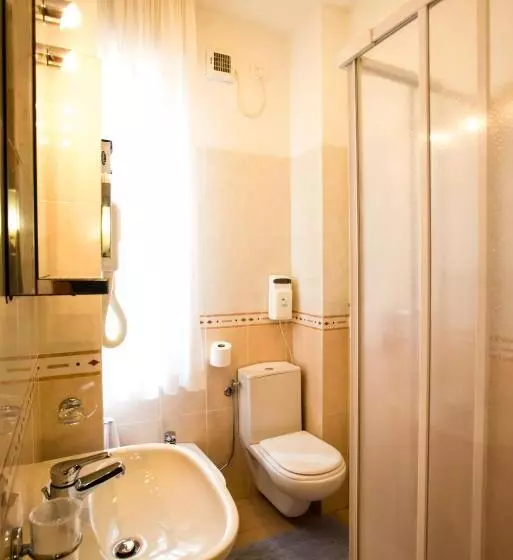 اتاق استاندارد یک نفره, Roma