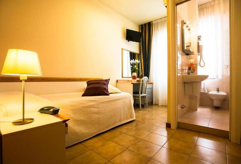 اتاق استاندارد یک نفره, Roma