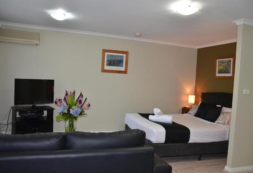 חדר סטודיו סטנדרד, Napoleon On Kent