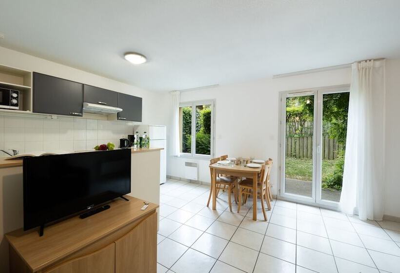 Апартаменты 2 Спальни, Garden & City Lyon  Lissieu