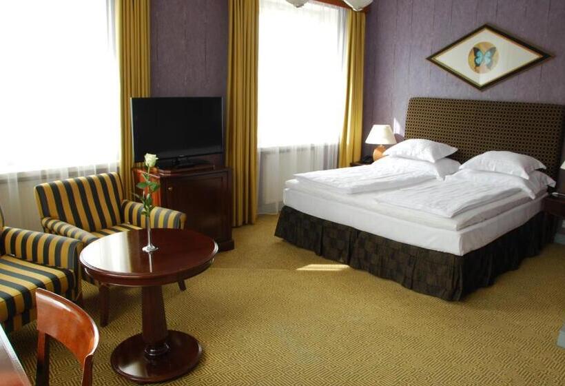 سوییت جونیور, Grand Hotel Viljandi