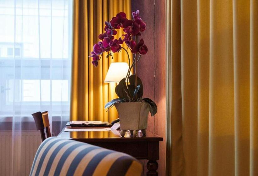 سوییت جونیور, Grand Hotel Viljandi