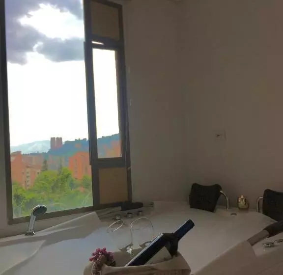 سوییت جونیور, Casa Victoria