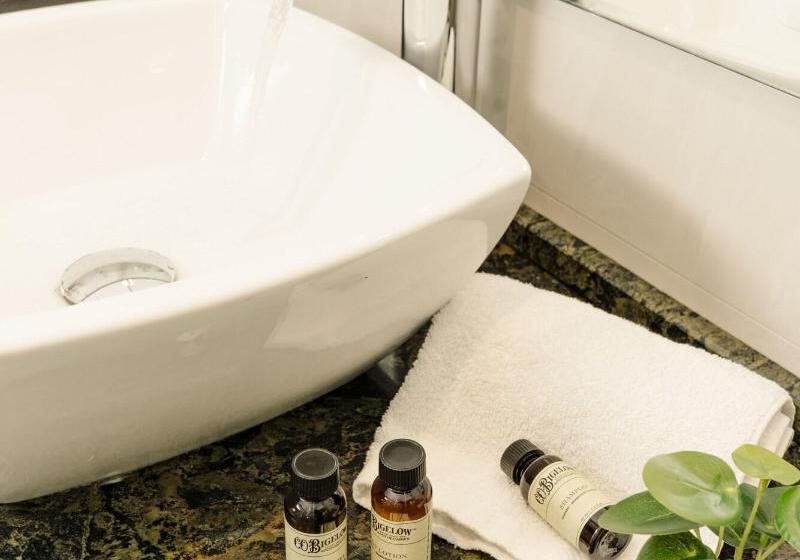 اتاق راحتی, Cosmopolitan