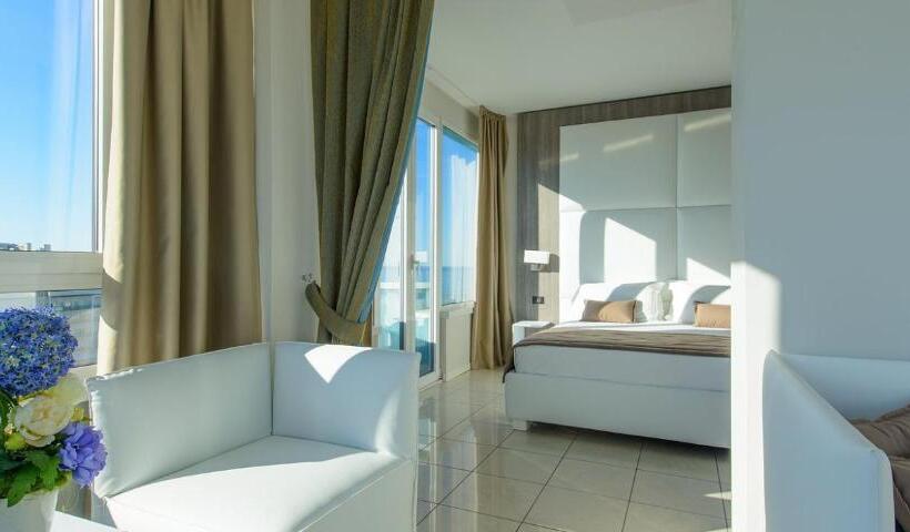 جناح مطلّ علي البحر, Cristallo