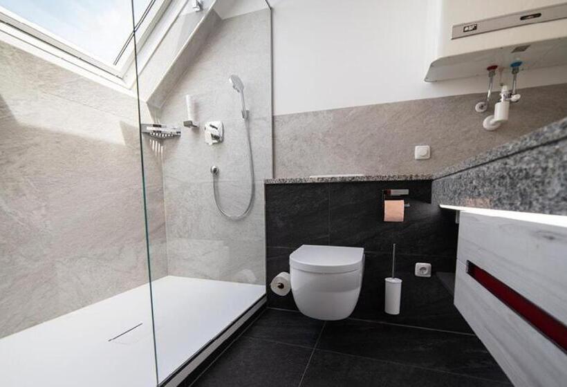 اتاق لوکس, Drachenwand   Mondsee