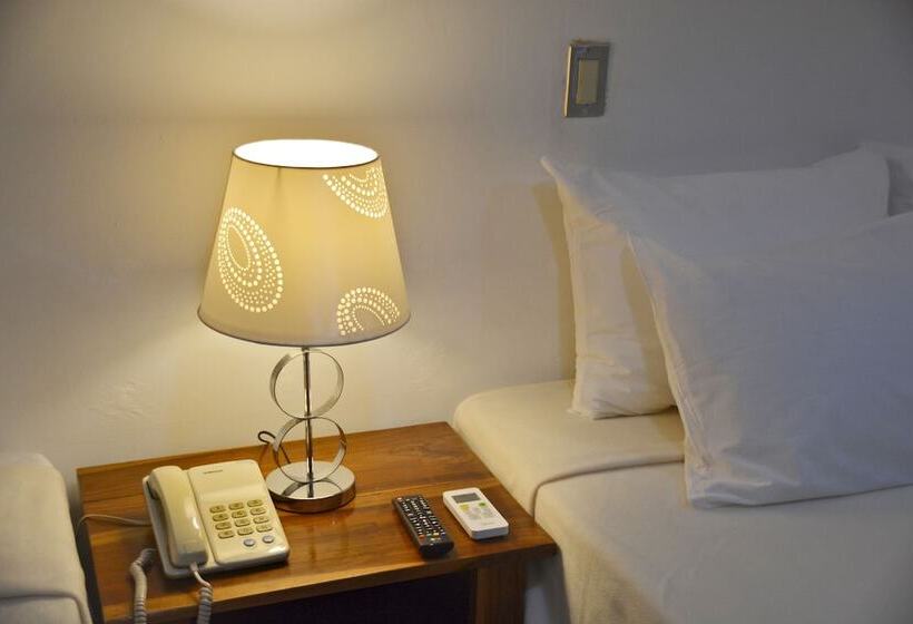 اتاق استاندارد سه نفره, Europeo