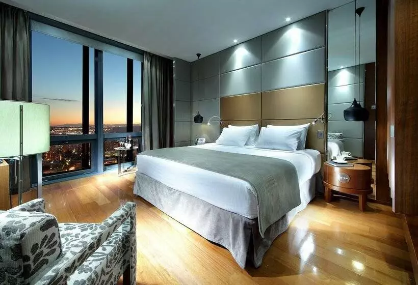 اتاق سوپریور با چشمانداز, Eurostars Madrid Tower