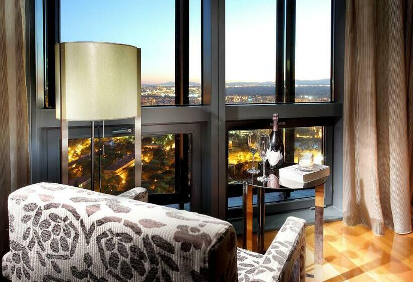 اتاق سوپریور با چشم‌انداز شهر, Eurostars Madrid Tower
