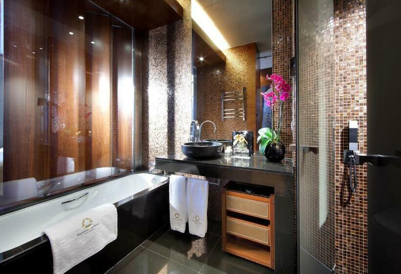 اتاق سوپریور با چشم‌انداز شهر, Eurostars Madrid Tower