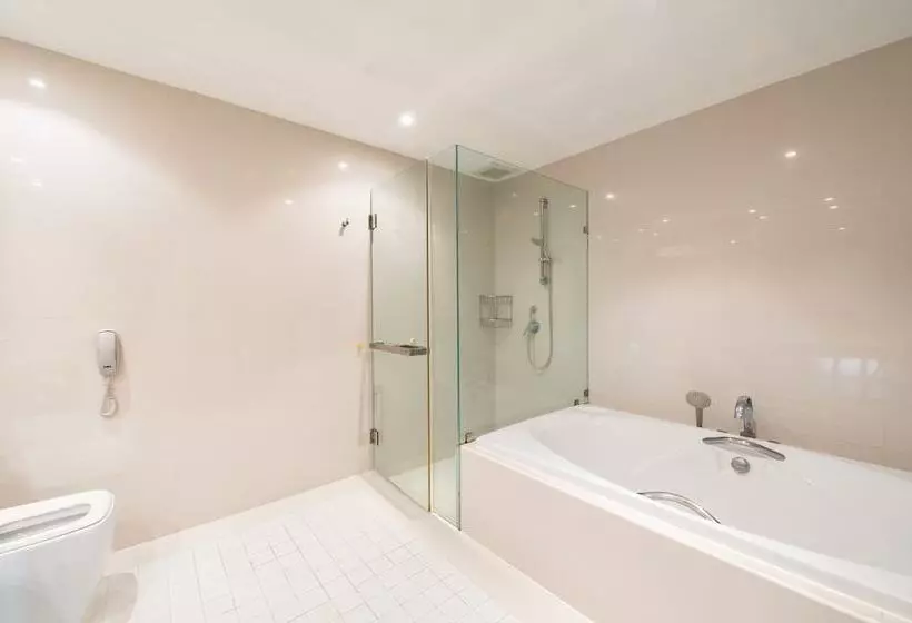 سوئیت رویال, Mom Tri S Villa Royale   Sha Plus