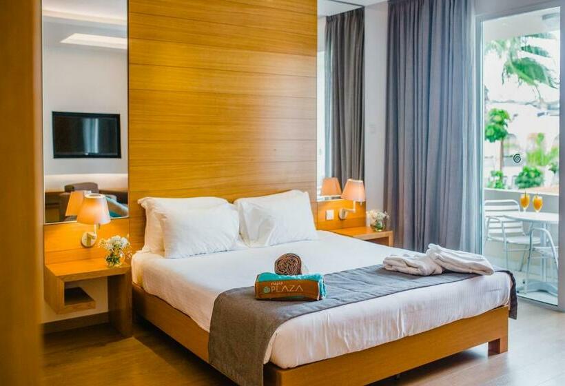 주니어 스위트, Napa Plaza