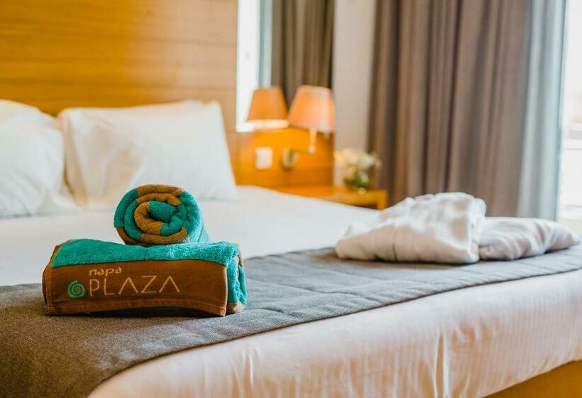 주니어 스위트, Napa Plaza