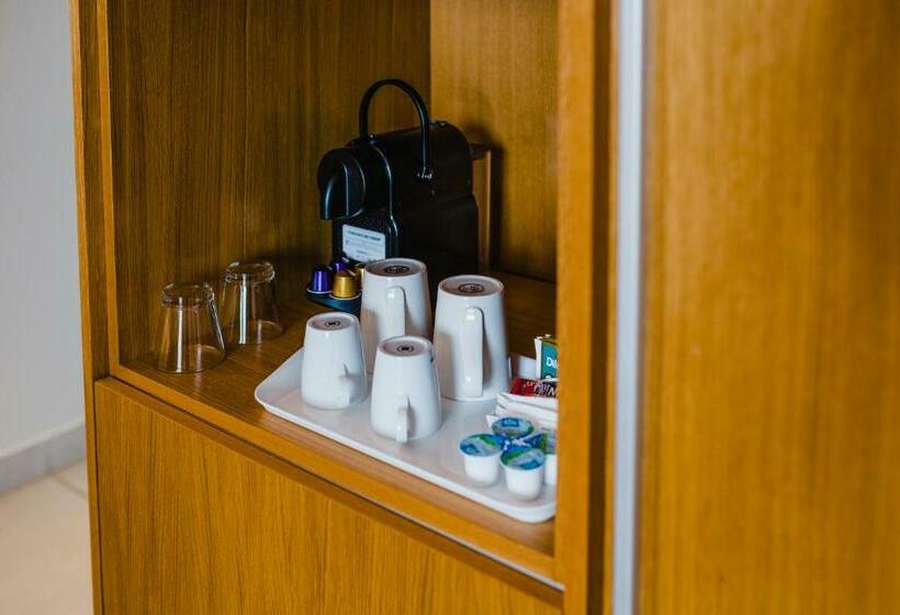 주니어 스위트, Napa Plaza