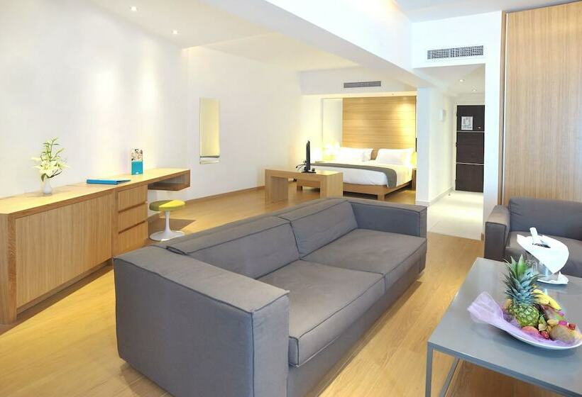 주니어 스위트, Napa Plaza