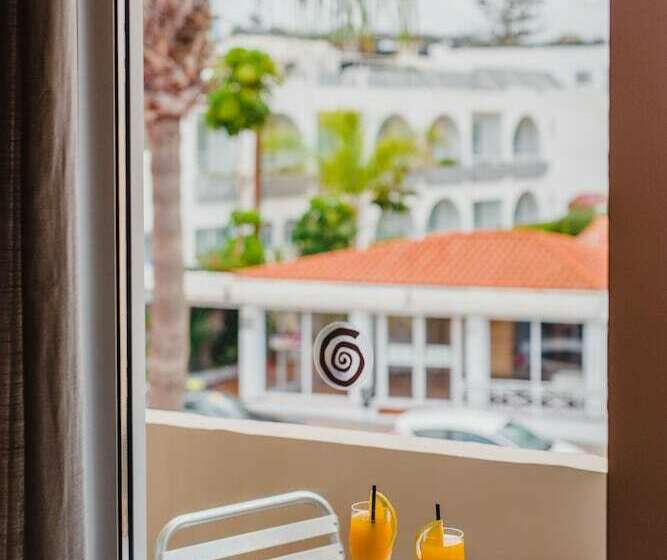 주니어 스위트, Napa Plaza