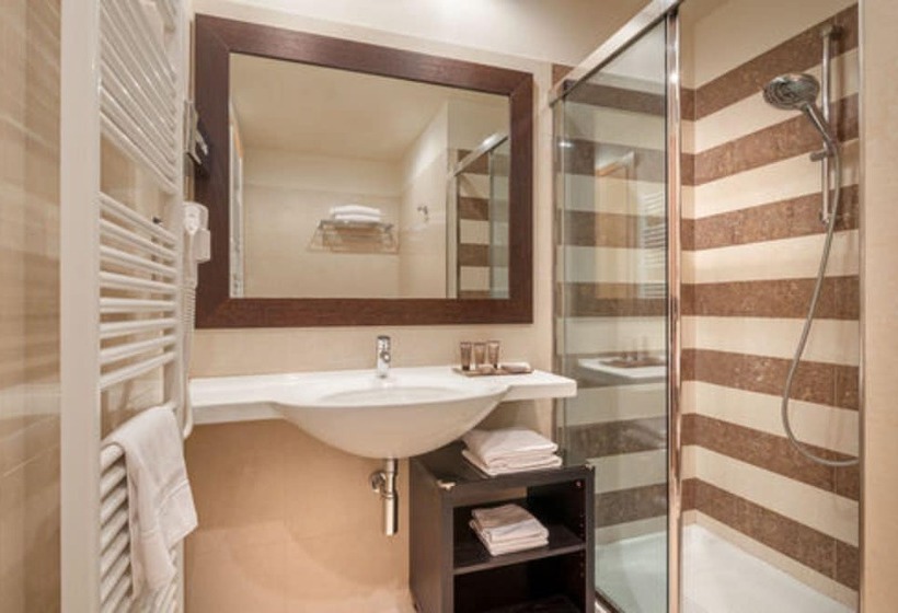 Номер Комфорт, Nazionale