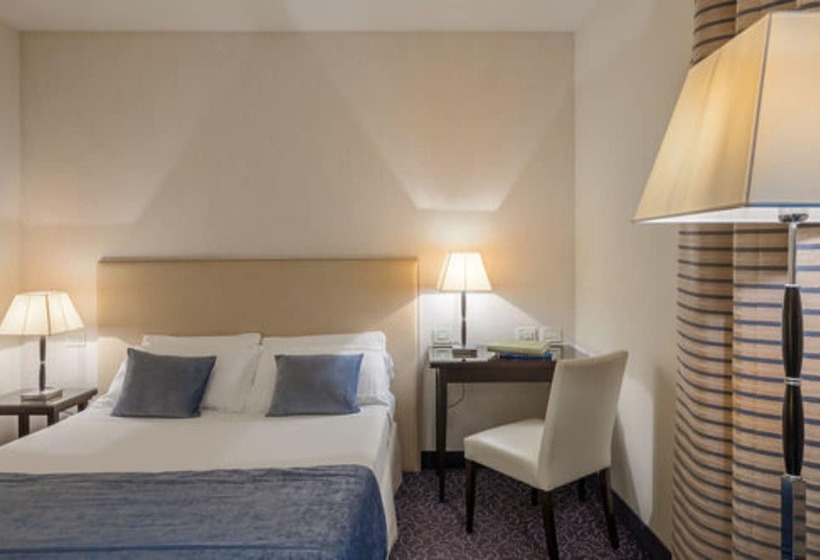 Номер Комфорт, Nazionale