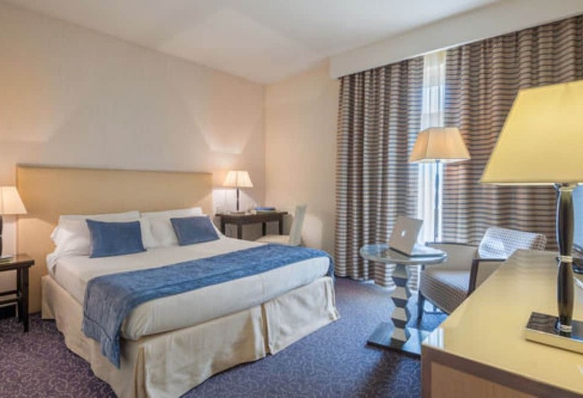 Номер Economy, Nazionale