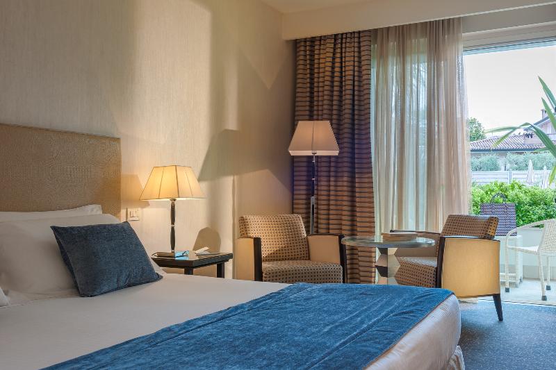 スタンダード４人部屋, Nazionale