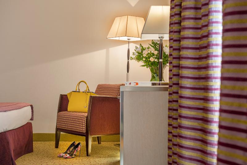 Полулюкс, Nazionale