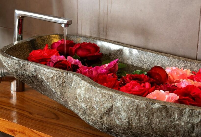 غرفة سوبيريور مطلّة علي البحر, Pantokrator