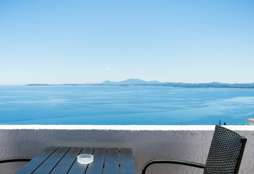 جناح غرفتين نوم, Pantokrator