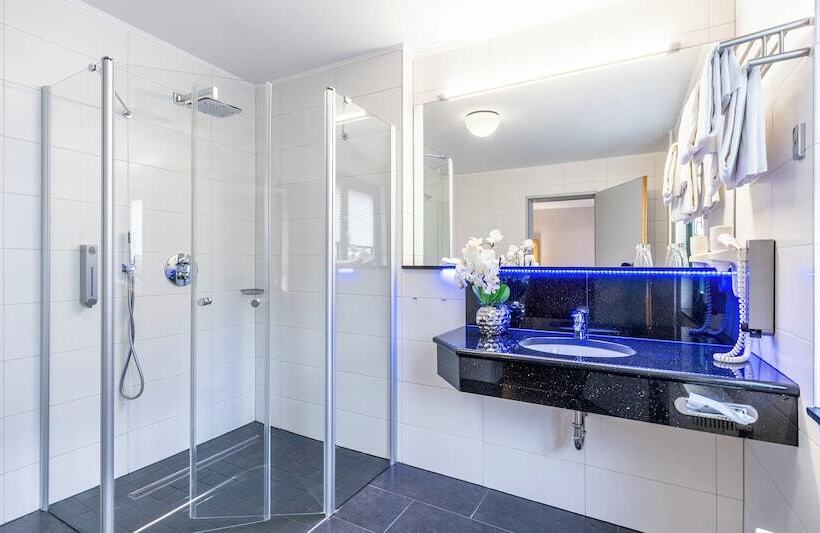 חדר קומפורט לשלושה, Plaza Inn Braunschweig City Süd