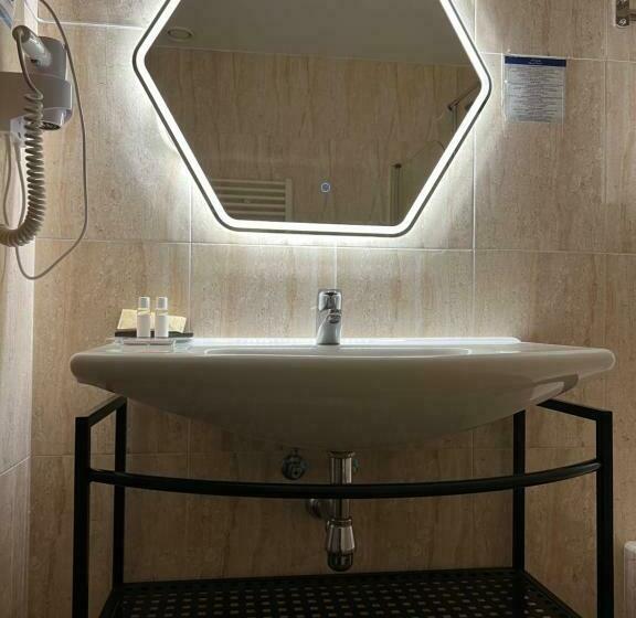 اتاق استاندارد, Suites Feria De Madrid