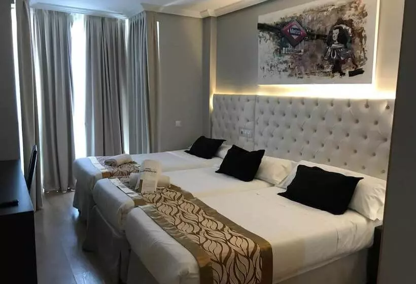 اتاق استاندارد سه نفره, Suites Feria De Madrid