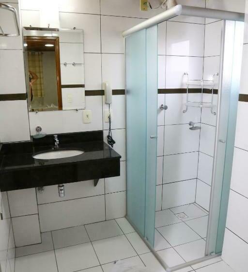 اتاق استاندارد سه نفره, Swamy