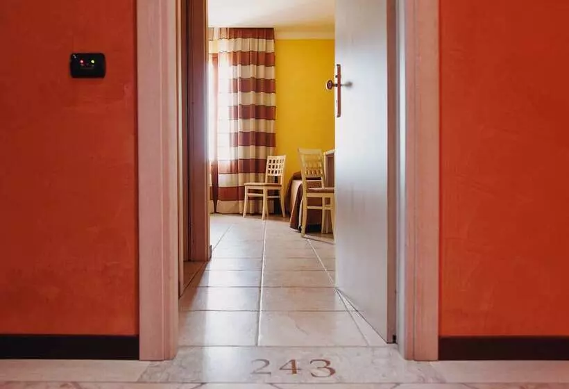 اتاق استاندارد سه نفره, Villa Zina Family Resort