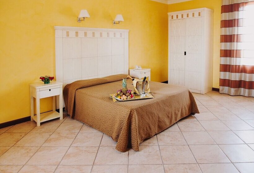 חדר סטנדרט נוף לבריכה, Villa Zina Family Resort