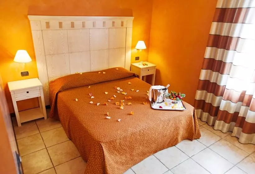 اتاق استاندارد با چشمانداز استخر, Villa Zina Family Resort