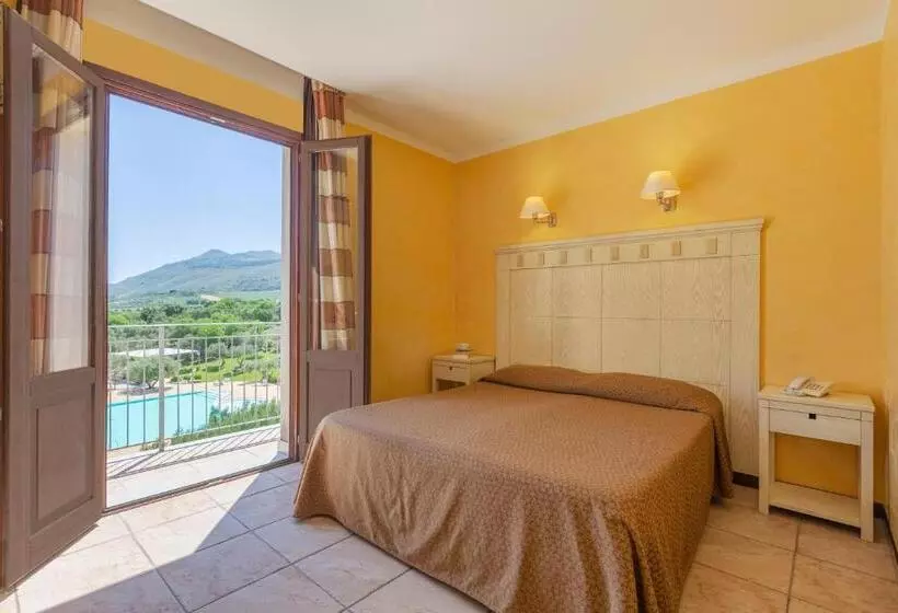 اتاق استاندارد با چشمانداز استخر, Villa Zina Family Resort