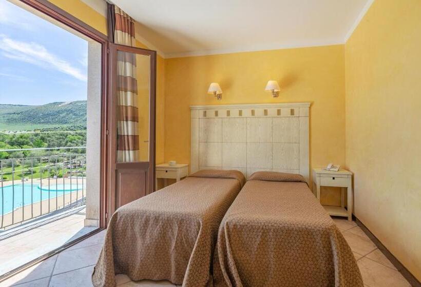 חדר סטנדרט נוף לבריכה, Villa Zina Family Resort