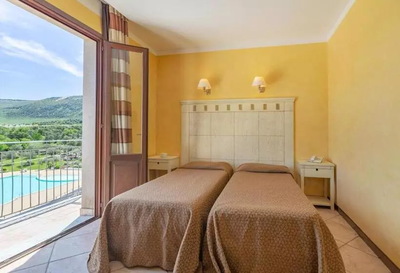 اتاق استاندارد با چشمانداز استخر, Villa Zina Family Resort