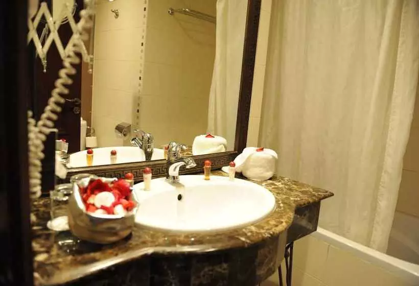 اتاق استاندارد سه نفره, Le Zenith Hotel & Spa