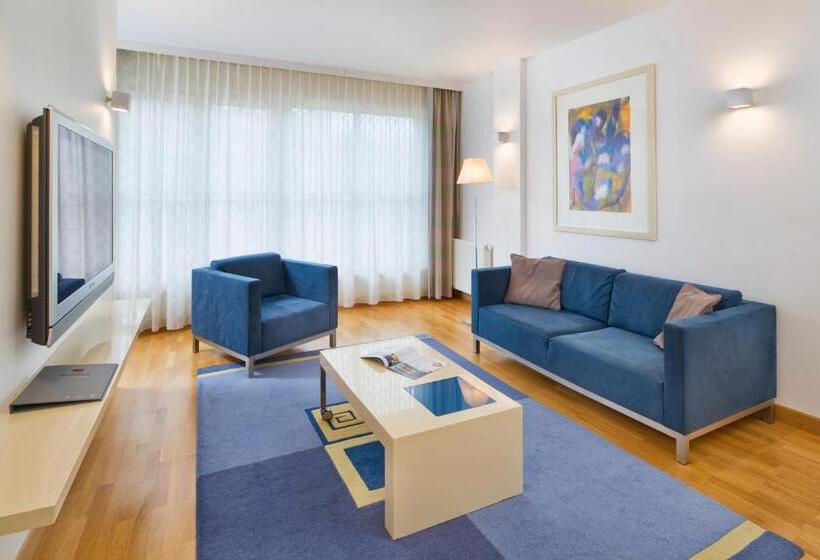 جناح, Mamaison Residence Diana