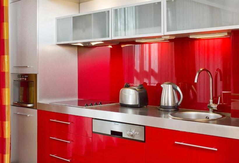 سوییت لوکس, Mamaison Residence Diana