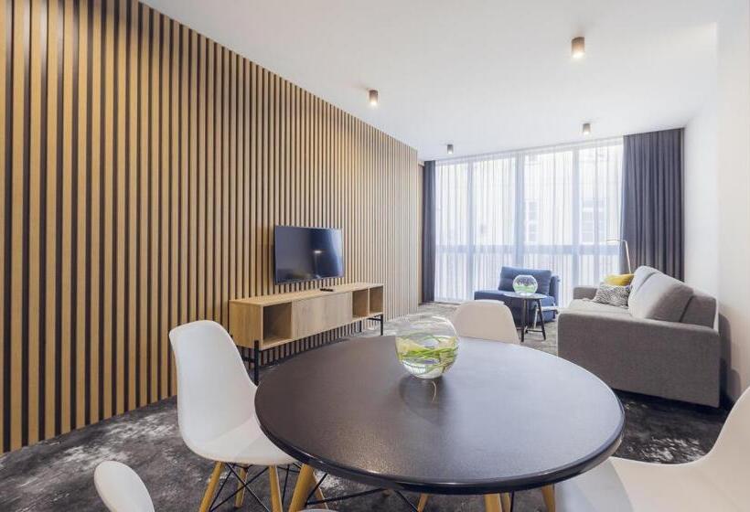 سوییت جونیور, Mamaison Residence Diana