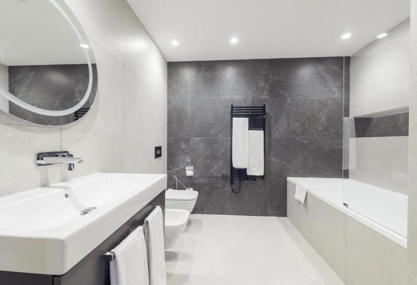 Полулюкс, Mamaison Residence Diana