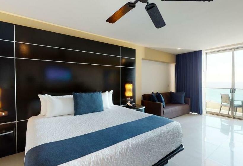 キングサイズベッドのデラックススイート, Seadust Cancun Family Resort  All Inclusive
